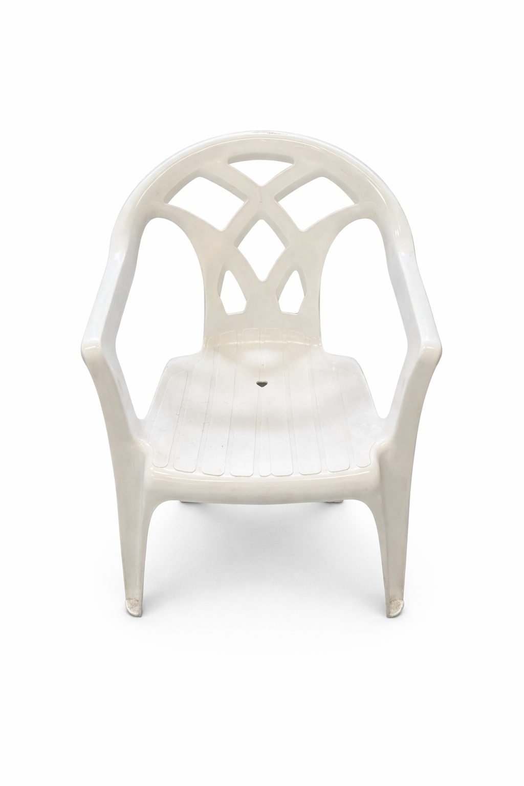 Plastikstol med armlæn